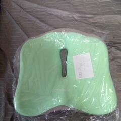 低反発クッション 3枚組です。なんか勝手にバックとかポーチとかにされてますがあくまでも 低反発の画像