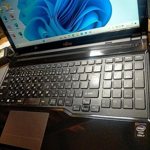 激速SSD 富士通ノートパソコン Core-i7 / SSD 256ギガ / メモリ