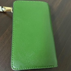 マークジェイコブス二つ折り財布中型の画像