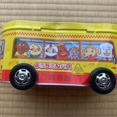 アンパンマンバスの画像