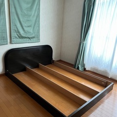ベッドフレームの画像