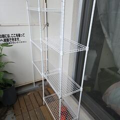楽なりいちご　未開封培養土　鉢植え　棚の画像