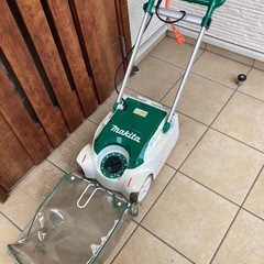 マキタ　芝刈機