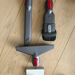ダイソン dyson v7 fluffy 充電スタンド付きの画像