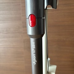 ダイソン dyson v7 fluffy 充電スタンド付きの画像