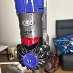ダイソン dyson v7 fluffy 充電スタンド付きの画像