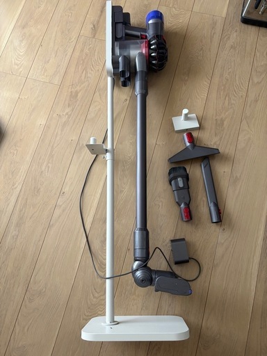ダイソン dyson v7 fluffy 充電スタンド付き