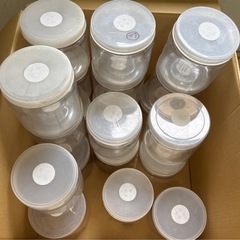飼育ケース色々&クワガタ専用マット2袋の画像
