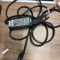 パソコンモニター&TYPE Cケーブルの画像