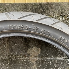バイクのタイヤの画像