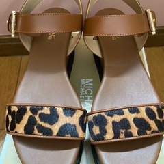 マイケルコース新品サンダル23cmの画像