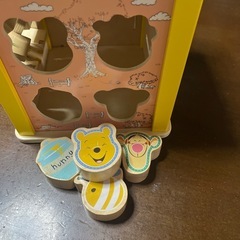 プーさんの木製アクティビティボックスの画像