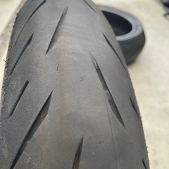ブリヂストン　バトラックスS22F 120/70-17 190/55-17 まだ真ん中は溝あるのでツーリングや街乗りにどうぞの画像