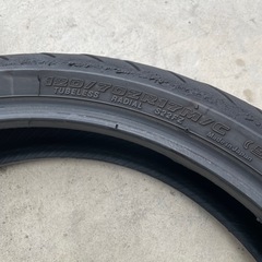 ブリヂストン　バトラックスS22F 120/70-17 190/55-17 まだ真ん中は溝あるのでツーリングや街乗りにどうぞの画像