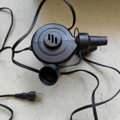 車用電源とコンセントから電源のエアーポンプの画像