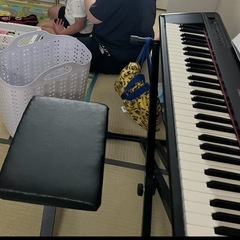 ヤマハキーボード、台、イスセットの画像