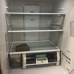 ●販売終了●HITACHI    3ドア冷蔵庫　2016年製　265L    自動製氷有　中古品　※天板サビ有の画像