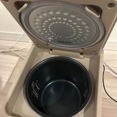 キューブ型炊飯器★4合★半年しか使っていませんの画像