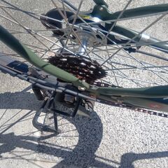 大人用自転車（6段変速・カゴ＆荷台付き）の画像