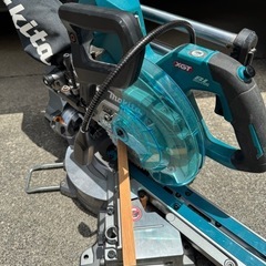 マキタ　40v充電式スライド丸のこの画像