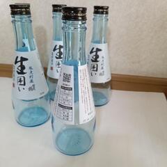 空瓶ガラス瓶酒瓶空き瓶の画像