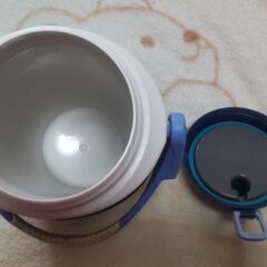THERMOSの水筒  1.8リットルの画像