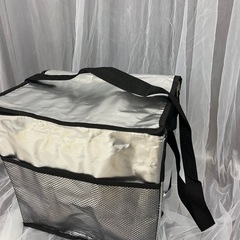 【美品】クーラーバック20リットル シルバー の画像