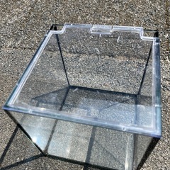 お取引中になりました。新品未使用　アクアリウム　水槽セット　フレームレス①蓋付きの画像