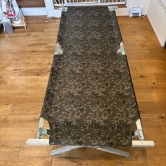 コット　アウトドア寝具（迷彩柄）