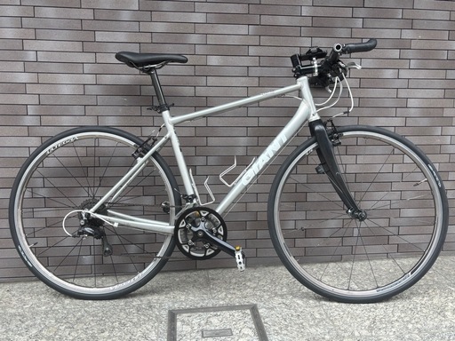 【限定LTD Air仕様】GIANT Escape R3 LTD Air（Mサイズ／カーボンフォーク／ULTEGRAホイール付）