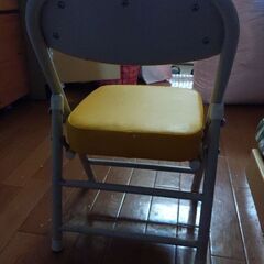 無印ローラー付き引き出し＆ミニ椅子の画像