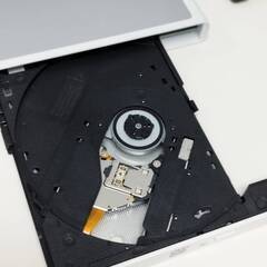 【未使用近い】logitec LDR-PMJ8U2VWH ポータブルDVDドライブの画像