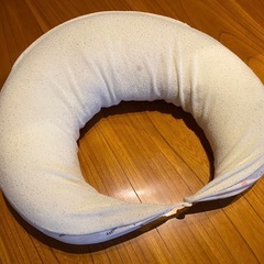 【妊娠中おすすめ】授乳クッション＆C字抱き枕の画像