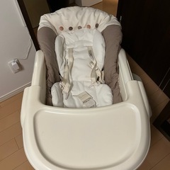 ネムリラ　コンビ　combi ハイローチェア