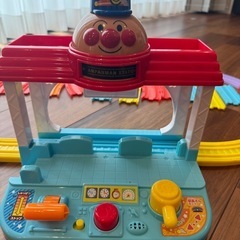 処分前値下げ　アンパンマン　レール&ステーションセットの画像