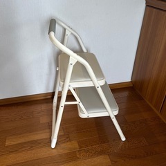 椅子になる踏み台の画像