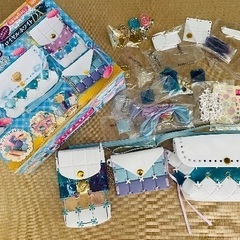 パチェリエ　4個のバッグとポーチ