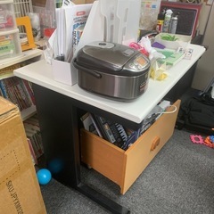 オフィスデスク！無料です！の画像