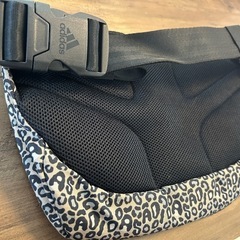 adidas アディダス ボディバック　ウエストバックの画像