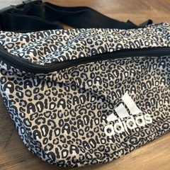 adidas アディダス ボディバック　ウエストバックの画像
