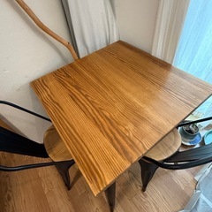 ダイニングテーブル4点セットの画像