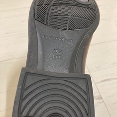 茶の革靴の画像