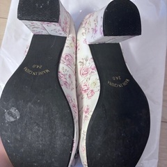 花柄　パンプスの画像