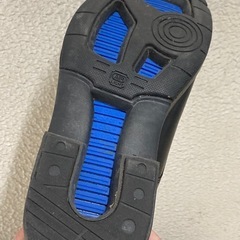 黒の夏用革靴の画像