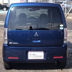 【中古軽自動車】三菱 eKワゴン 660cc｜人気のダークブルー｜低走行63,000km｜無事故車・車検2年付｜スマートキー・CDオーディオ搭載！の画像