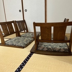 カリモク座椅子の画像