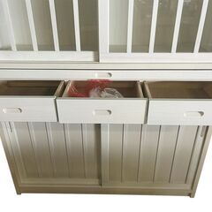 【未使用品】食器棚　大川家具の画像