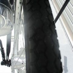 E364　　★限定特価★ 中古自転車 【　26インチ　ママチャリ　黒　6段　LEDオートライト 】 の画像