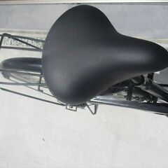 E364　　★限定特価★ 中古自転車 【　26インチ　ママチャリ　黒　6段　LEDオートライト 】 の画像