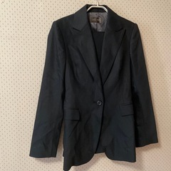 シルバー糸が人と違ってカッコイイパンツスーツＳ